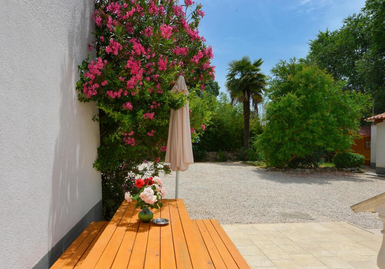 Apartments Ella Пореч Экстерьер фото