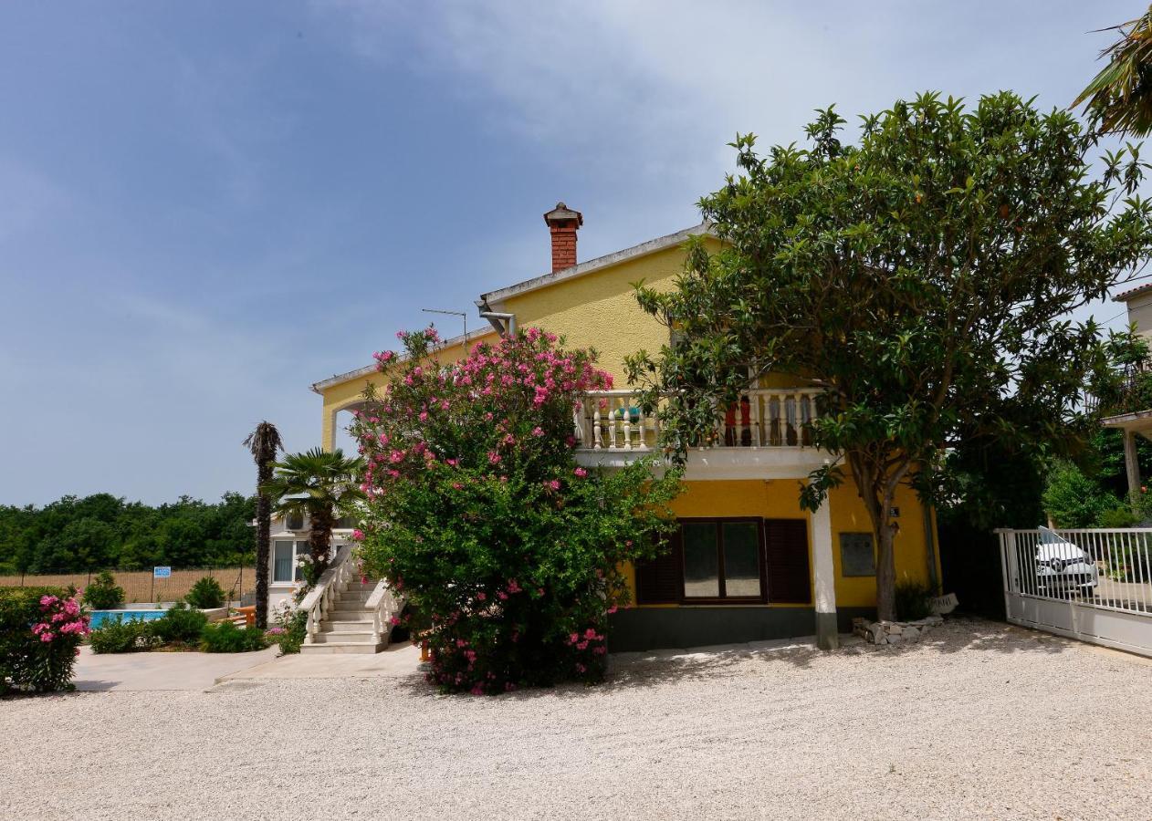 Apartments Ella Пореч Экстерьер фото