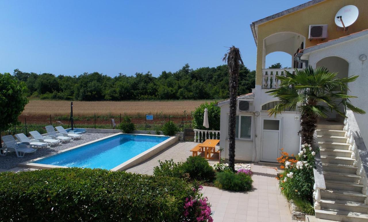 Apartments Ella Пореч Экстерьер фото