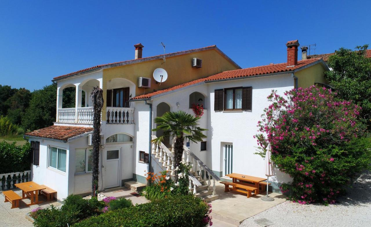 Apartments Ella Пореч Экстерьер фото