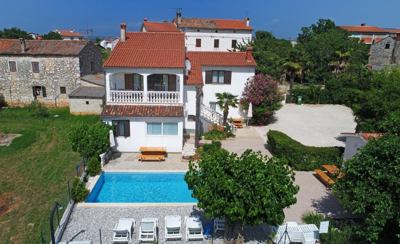Apartments Ella Пореч Экстерьер фото
