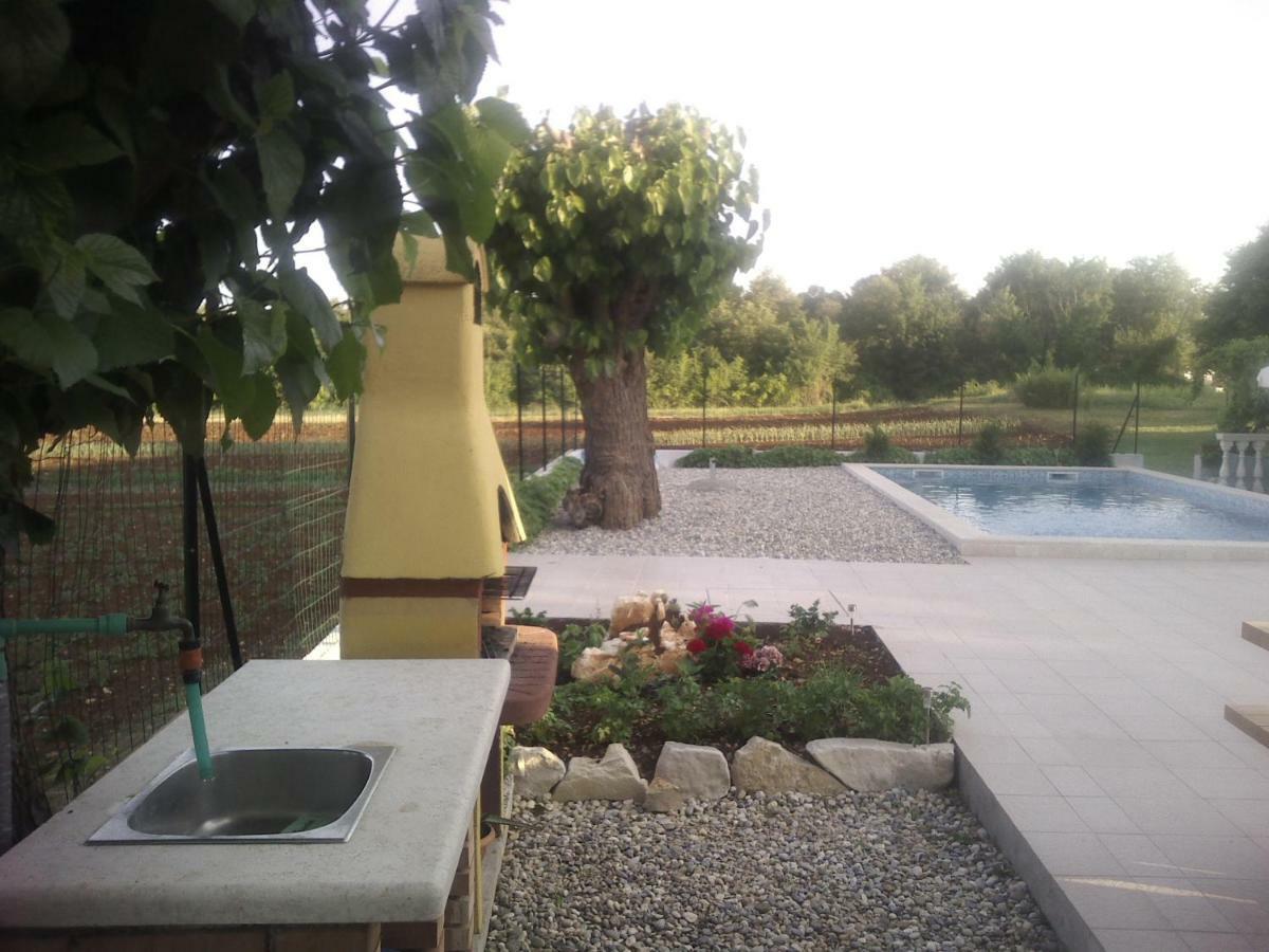 Apartments Ella Пореч Экстерьер фото